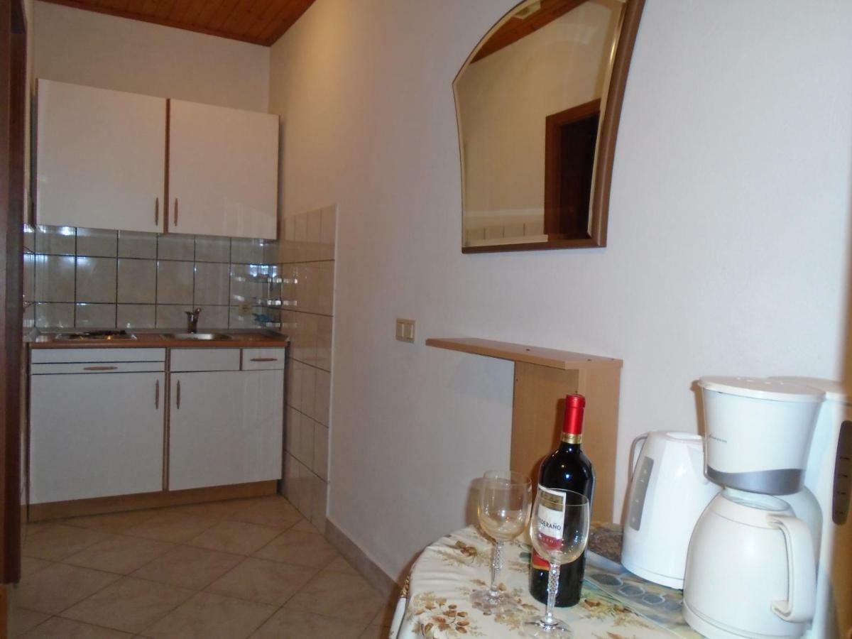 Apartments Sveti Anton Orebić Extérieur photo