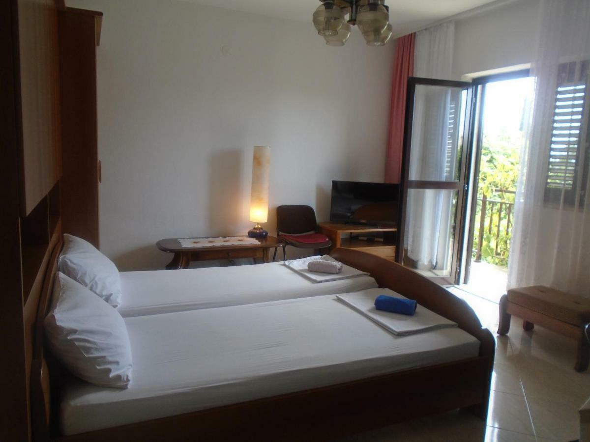 Apartments Sveti Anton Orebić Extérieur photo